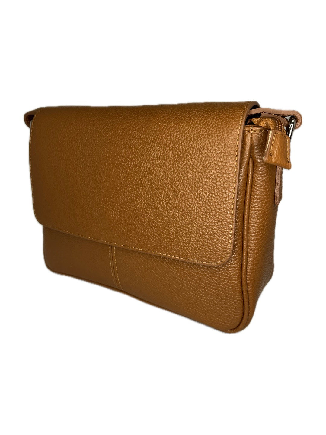 Menší crossbody z pravé kůže s klopnou