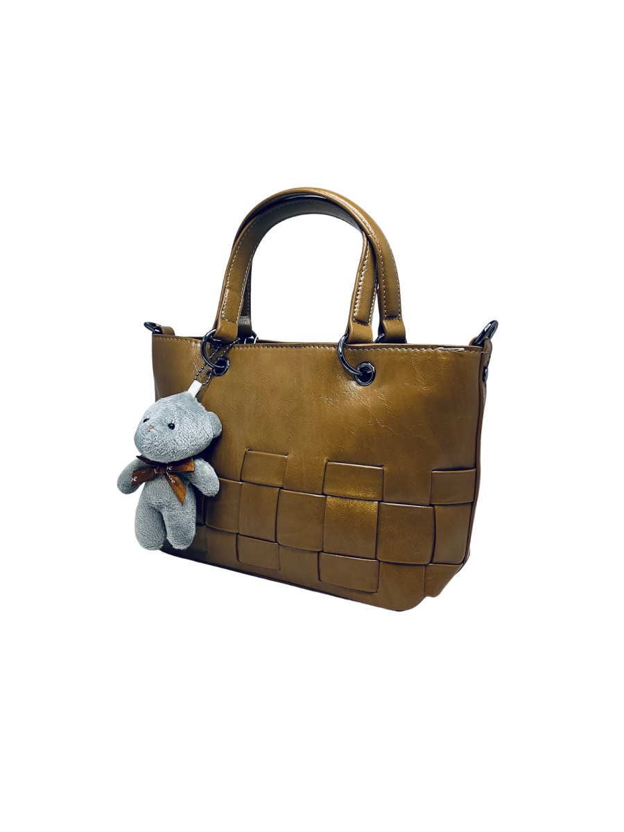 Malá dámská kabelka s přívěskem