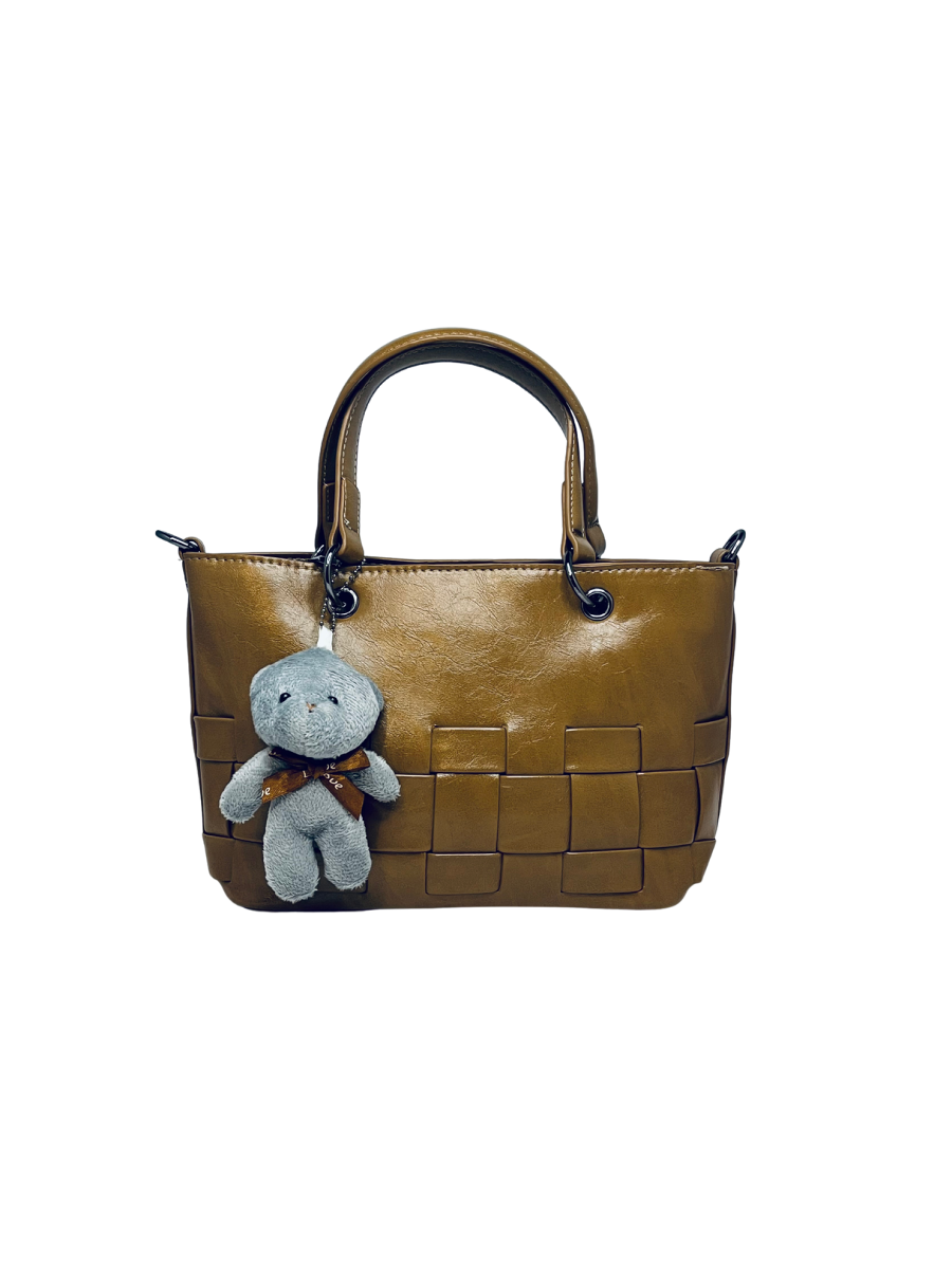 Malá dámská kabelka s přívěskem