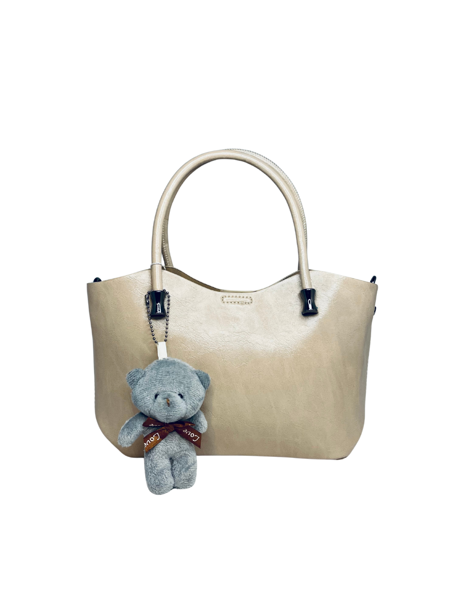 Malá dámská kabelka s přívěskem