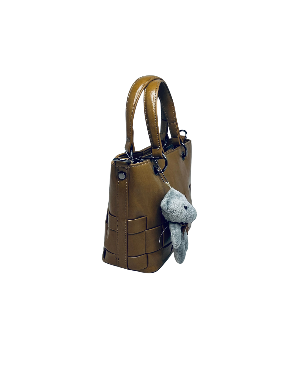 Malá dámská kabelka s přívěskem