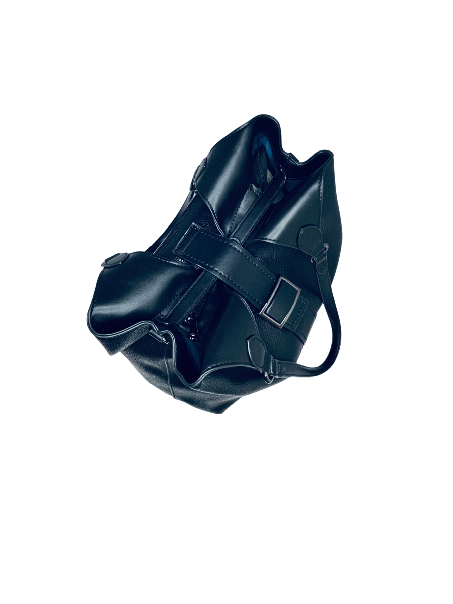 Větší dámská kabelka typu hobo bag