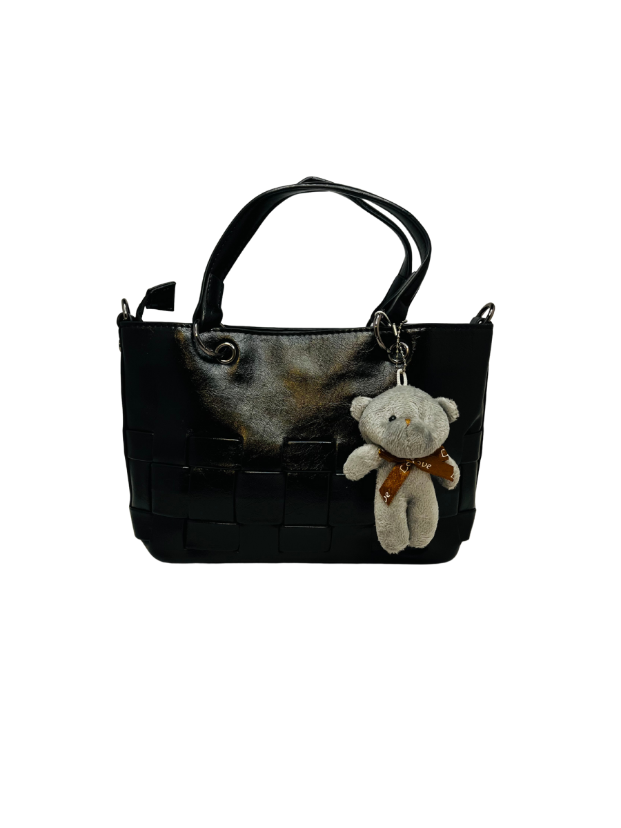 Malá dámská kabelka s přívěskem